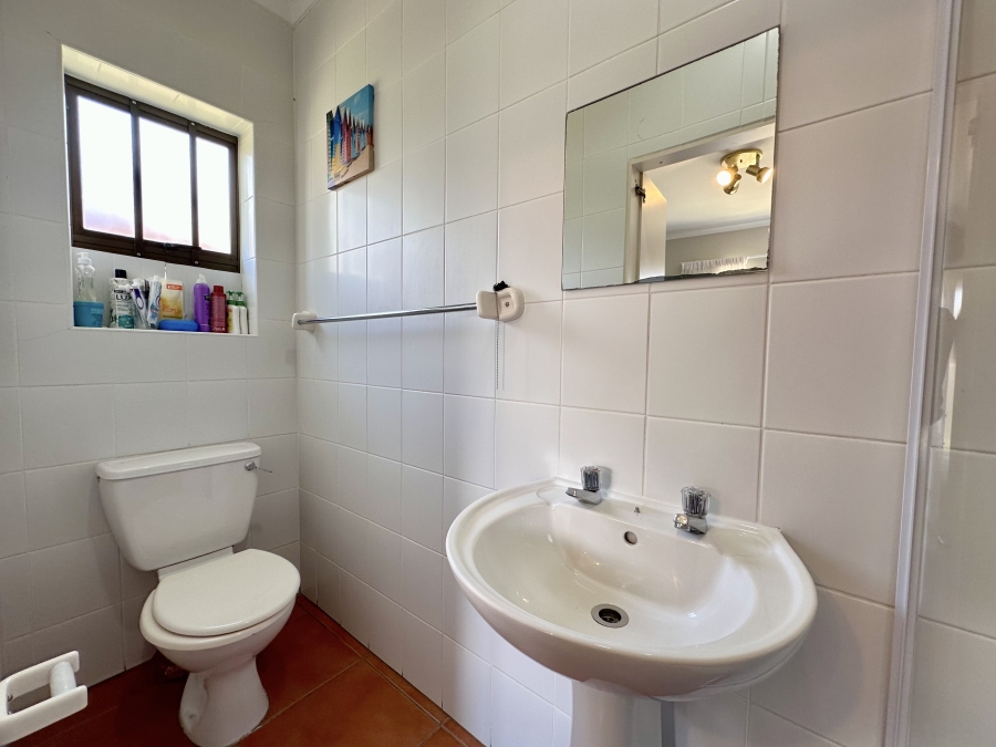 To Let 3 Bedroom Property for Rent in Sonstraal Heights Western Cape